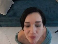 Засадил сексуальной милфе и кончил на лицо